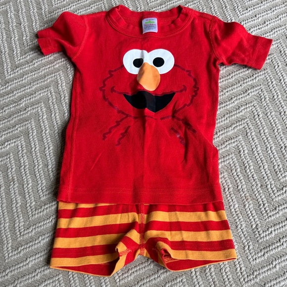 Hanna Andersson Other - Hanna Andersson size 4/100 Elmo pajamas